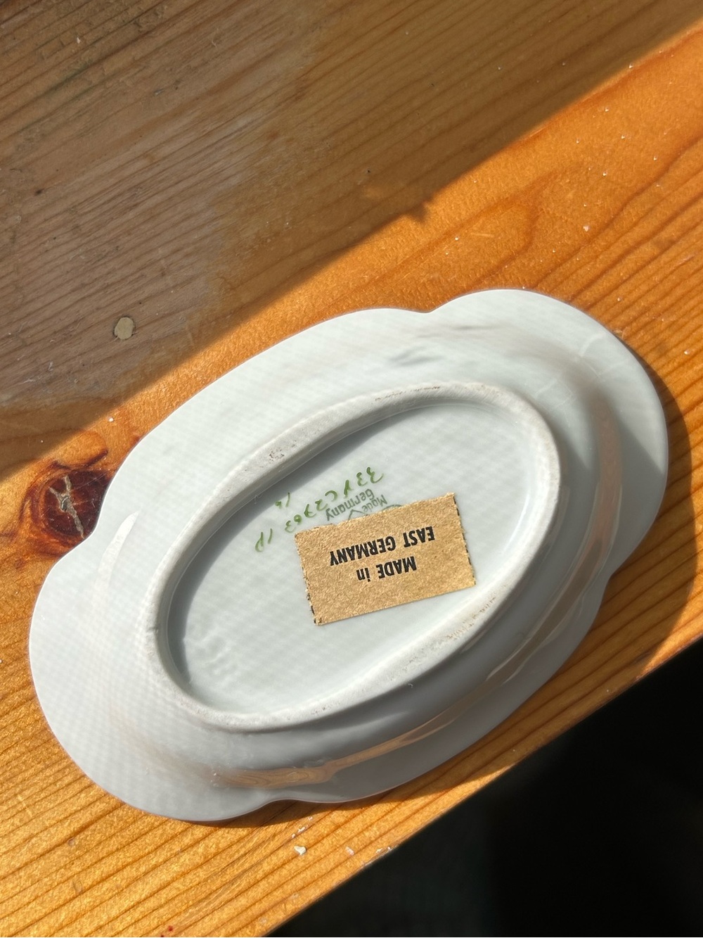 Porcelain gold ring dish - Picture 3 of 4